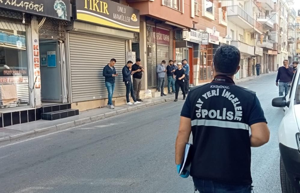 Erkek arkadaşı tarafından bıçaklanan genç kadın hayatını kaybetti #izmir