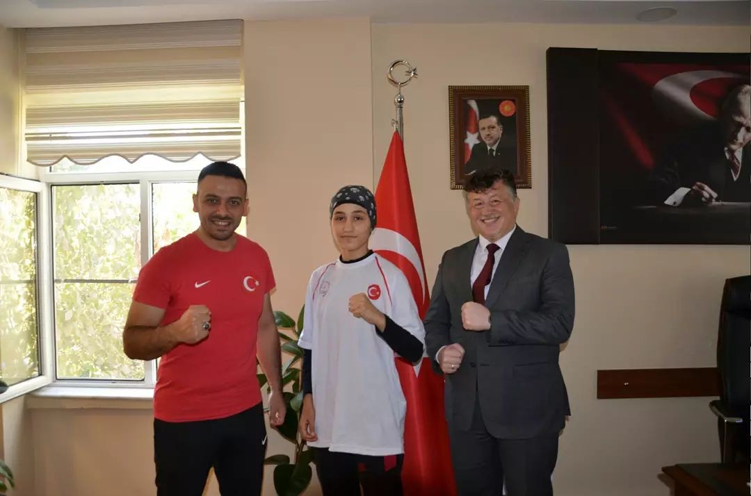 Gençlik ve Spor İl Müdürü Fillikçioğlu, Türkiye üçüncüsü Batur’u ağırladı #aydin