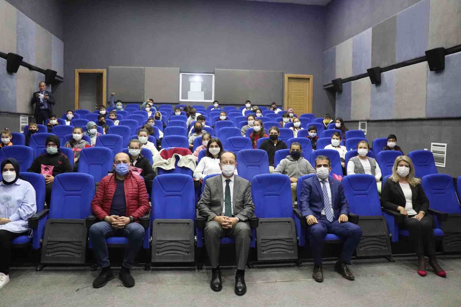 Çocuk kulübü sinema şöleni devam ediyor #duzce