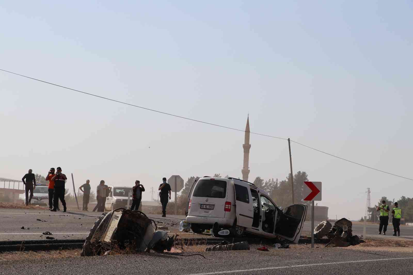 Traktörün ikiye bölündüğü feci kazada 1 kişi öldü, 3 kişi yaralandı #gaziantep