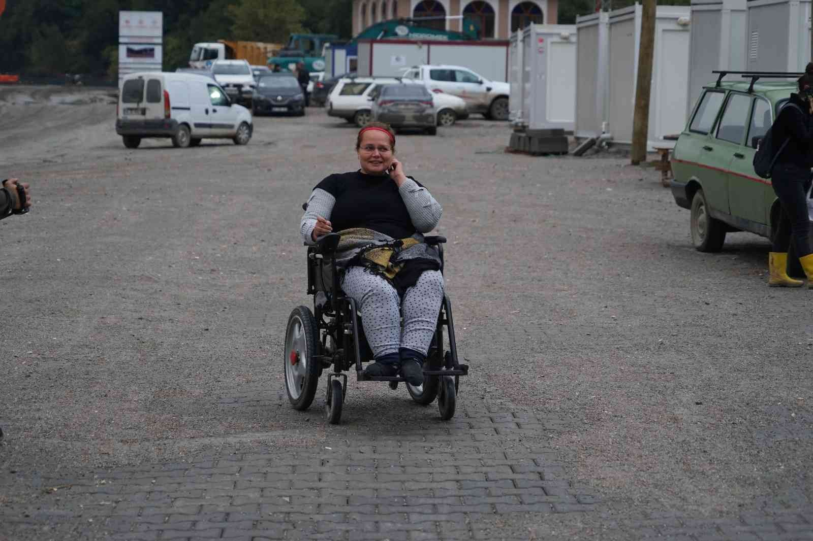 Doğuştan yürüme engelli Zübeyda’nın akülü sandalye sevinci #kastamonu