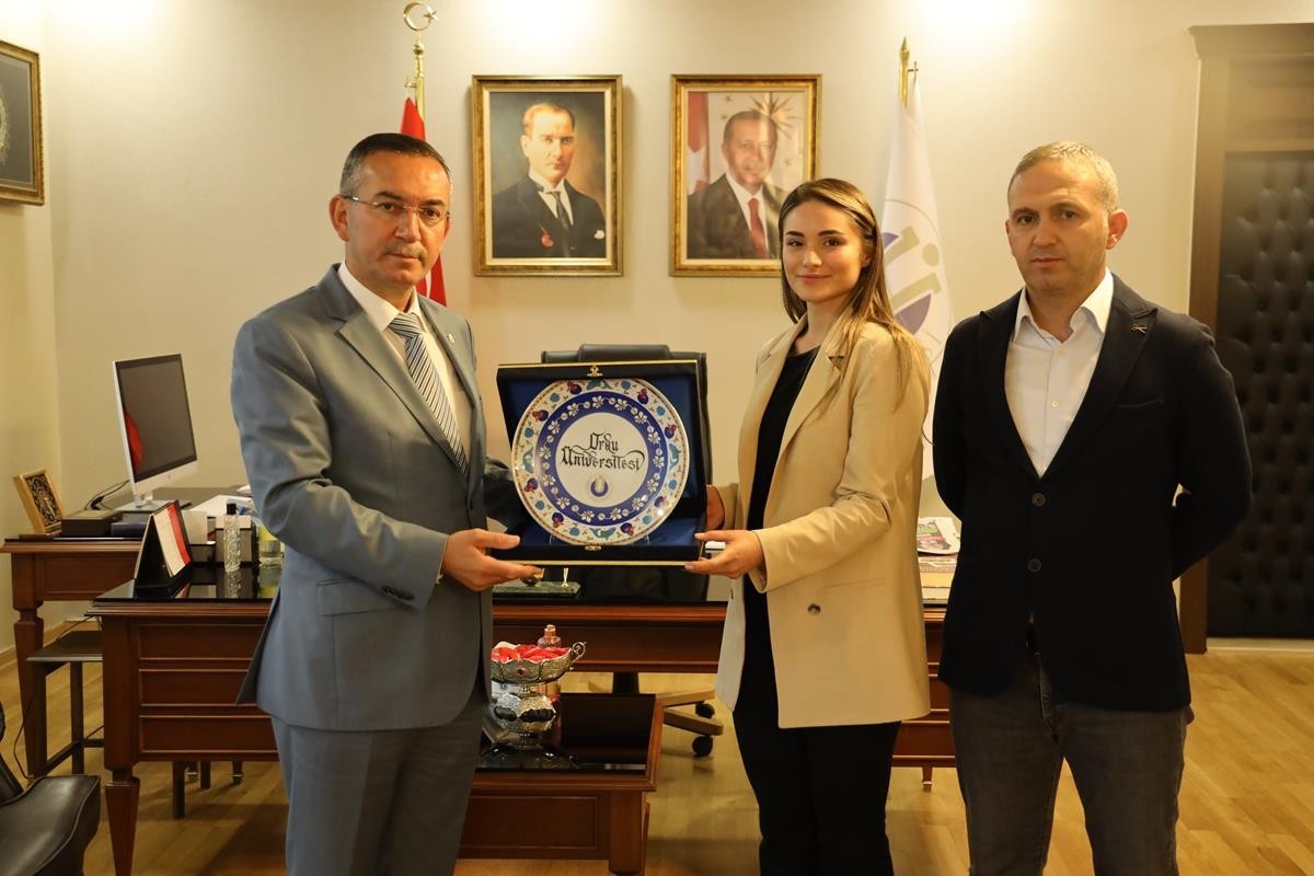 Rektör Akdoğan, dünya şampiyonu olan takımın oyuncusunu tebrik etti #ordu