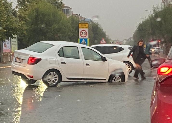 Trakya’yı sel aldı: Edirne ve Tekirdağ’da sonra yağış Kırklareli’ni de vurdu #kirklareli