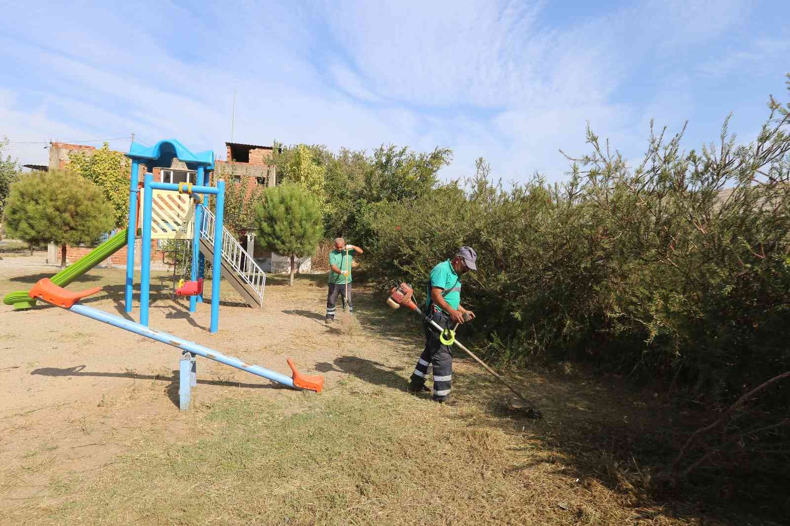 Efeler Belediyesi kent genelinde yeşil alan bakım çalışmalarını sürdürüyor #aydin