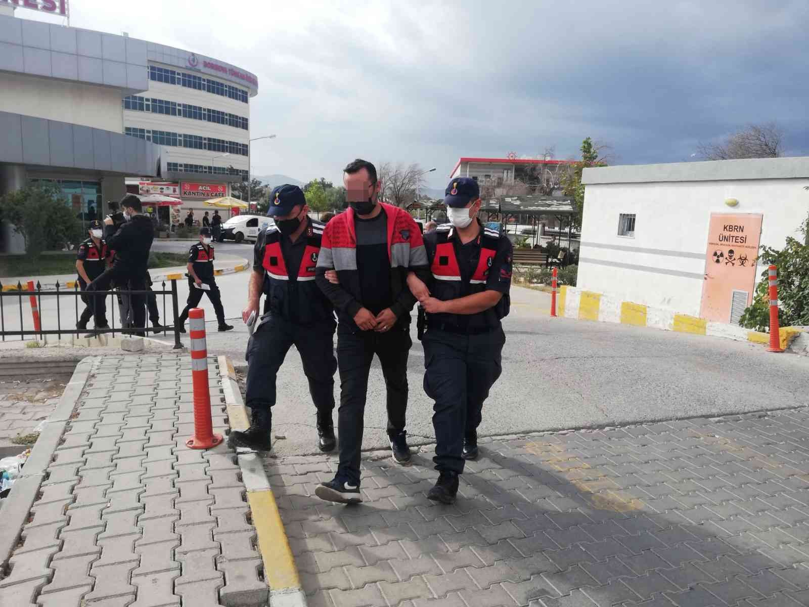 Yeşil reçete şebekesine operasyonda 26 gözaltı: Aralarında doktorlar da var #izmir