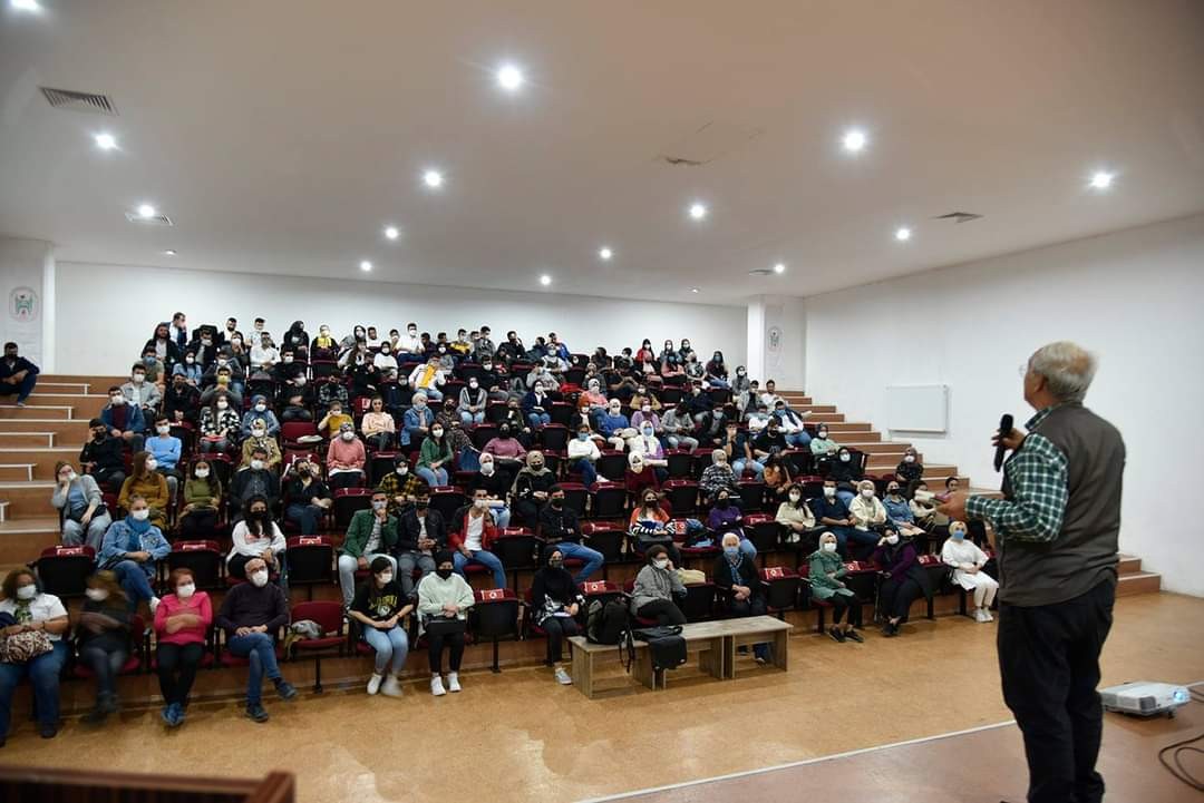 Yazar Özgünaydın üniversite öğrencileriyle buluştu #erzincan