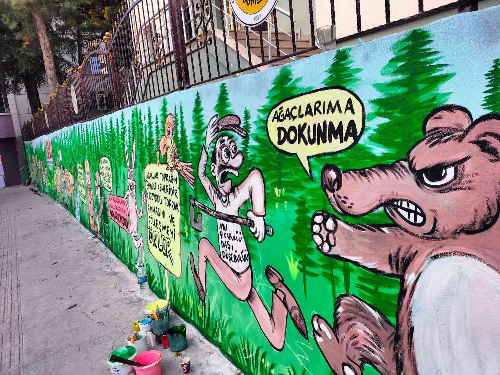 Bahçe duvarlarına çizilen karikatür ile ormanların önemi anlatıldı #ordu
