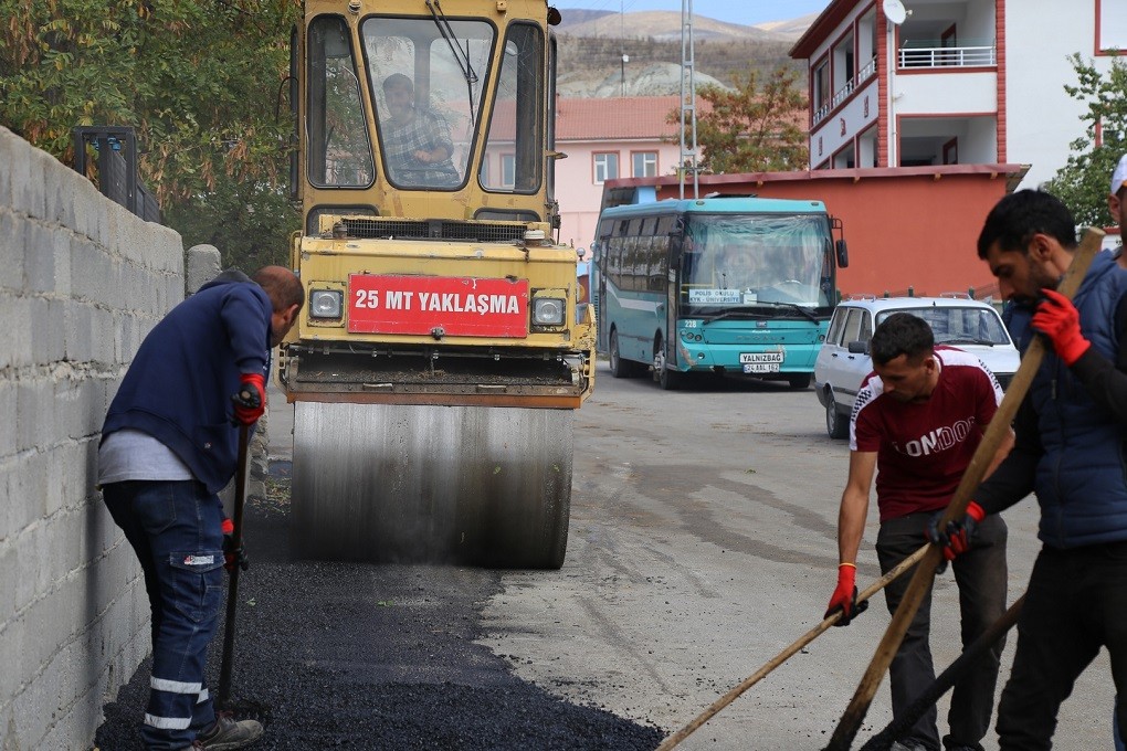 Erzincan’da asfalt yama çalışmaları devam ediyor #erzincan