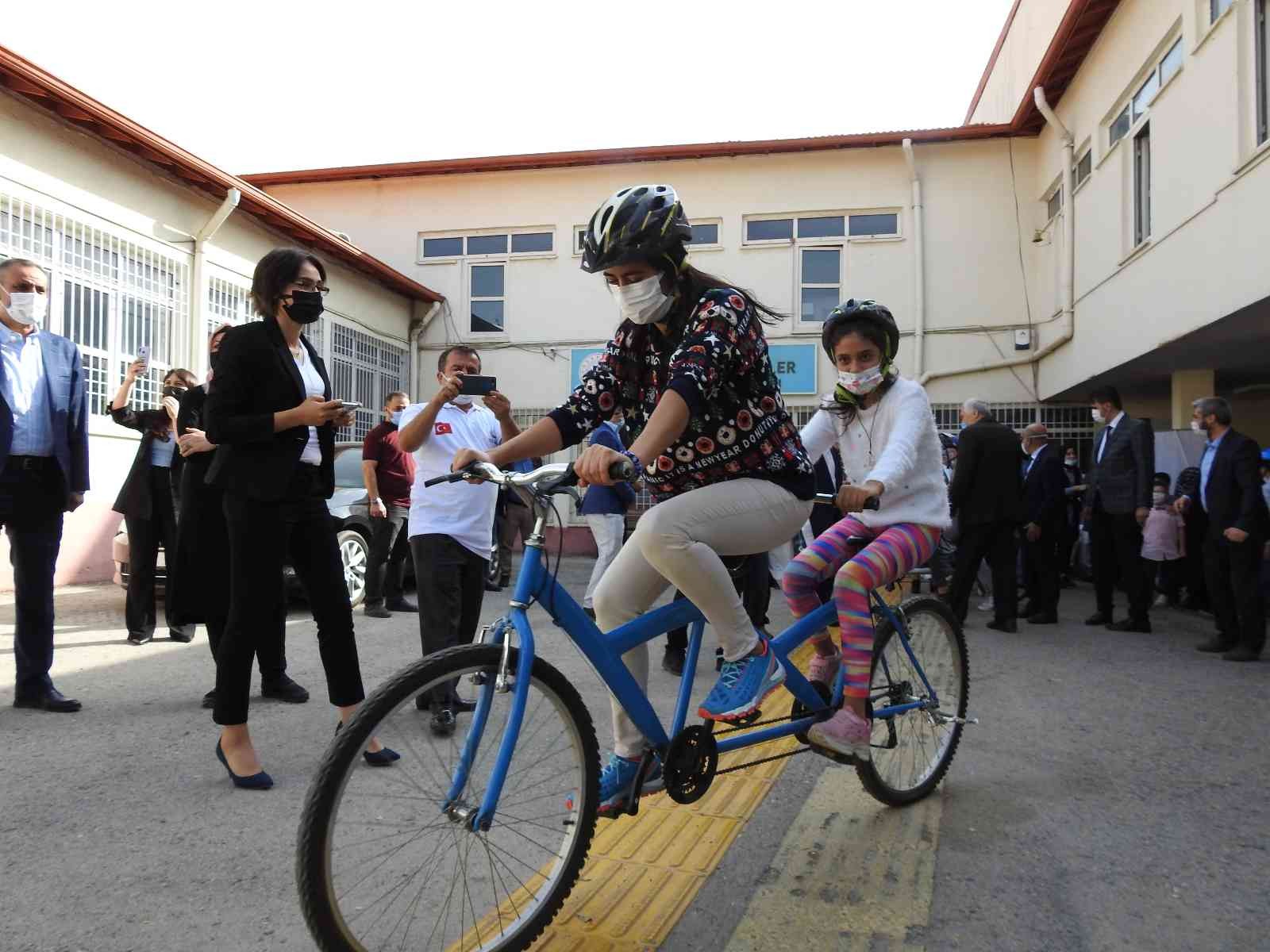 Görme engelli öğrencilerin bisiklet keyfi #gaziantep
