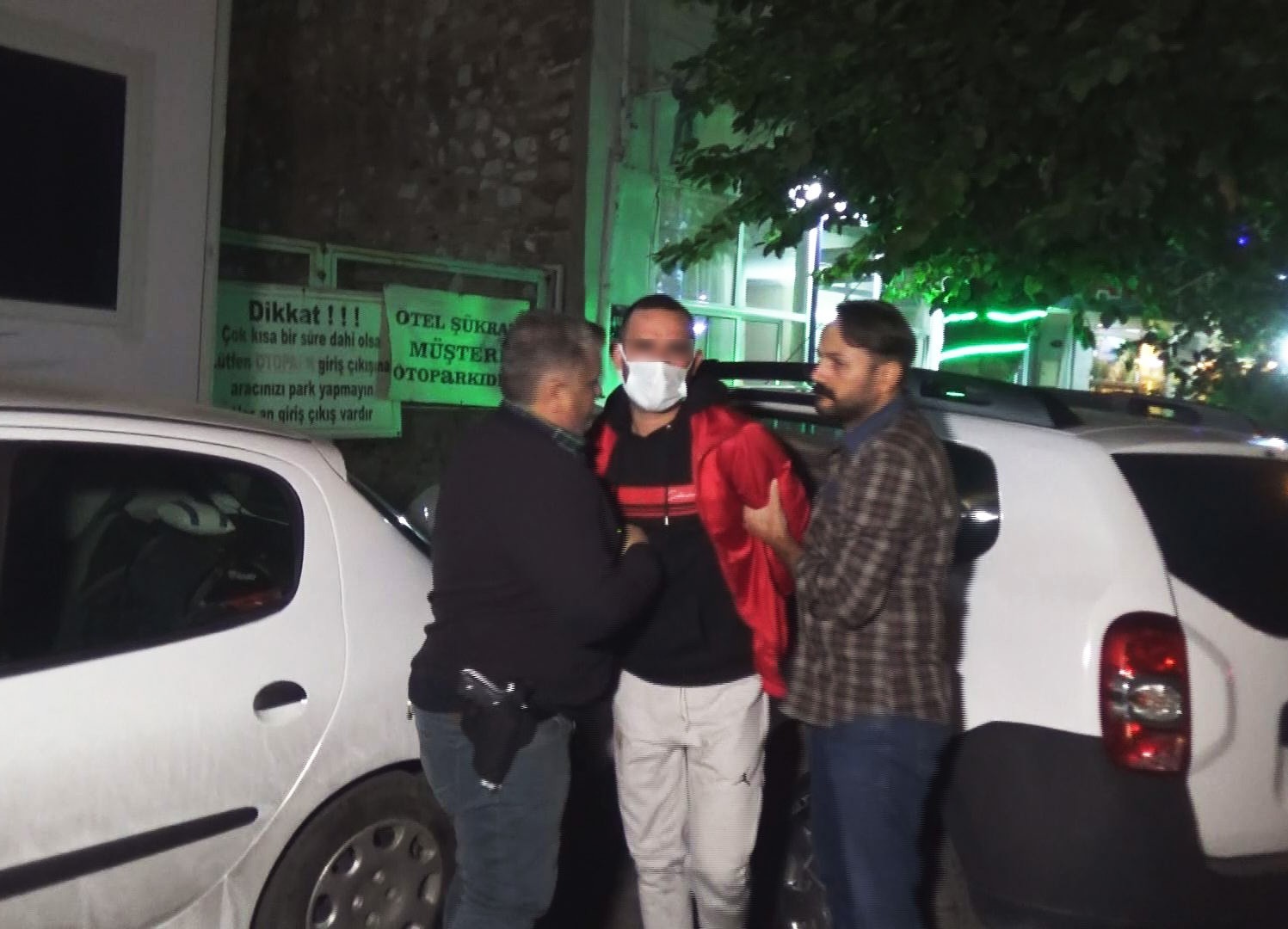İzmir’de bıçaklı kavga: 1 ağır yaralı #izmir