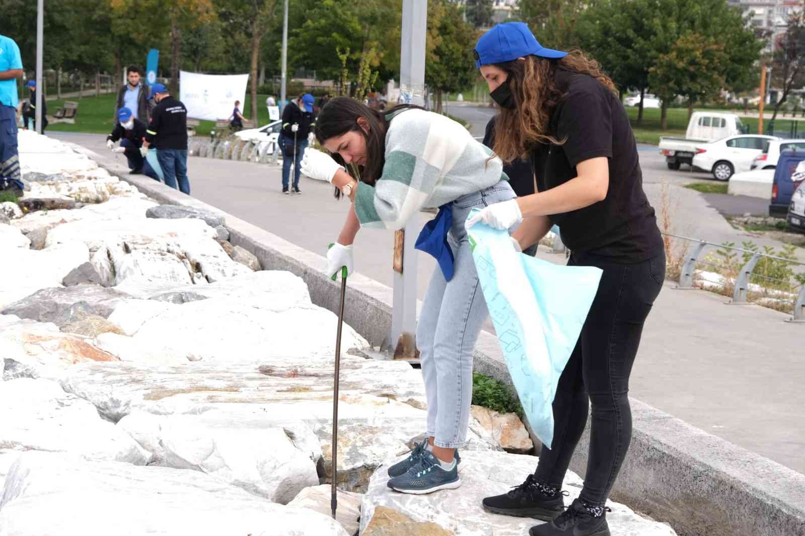 Maltepe sahilinde temizlik operasyonu #istanbul