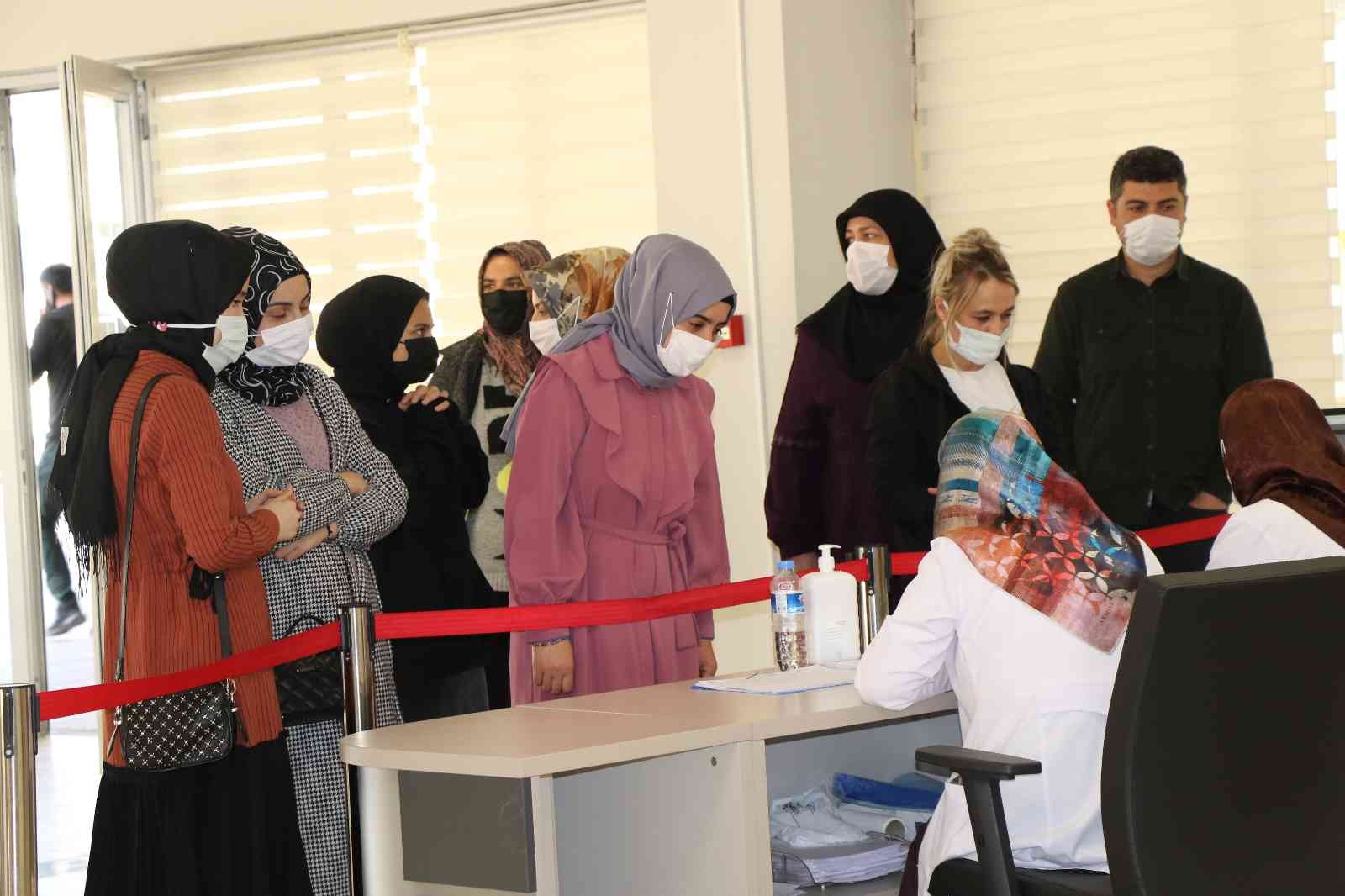 Covid-19 hastalarının yüzde 90’ı aşısız #erzincan