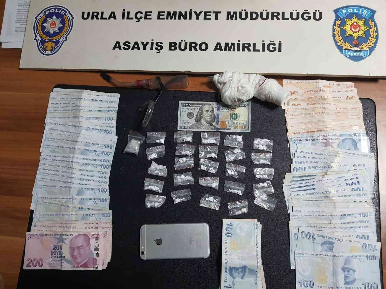 İzmir’de kokain baskını: 2 şüpheli yakalandı #izmir