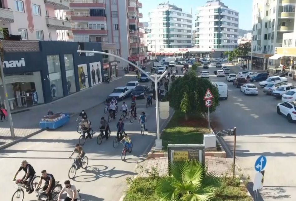 Adana’da pedallar sağlıklı yaşam için çevrildi #adana