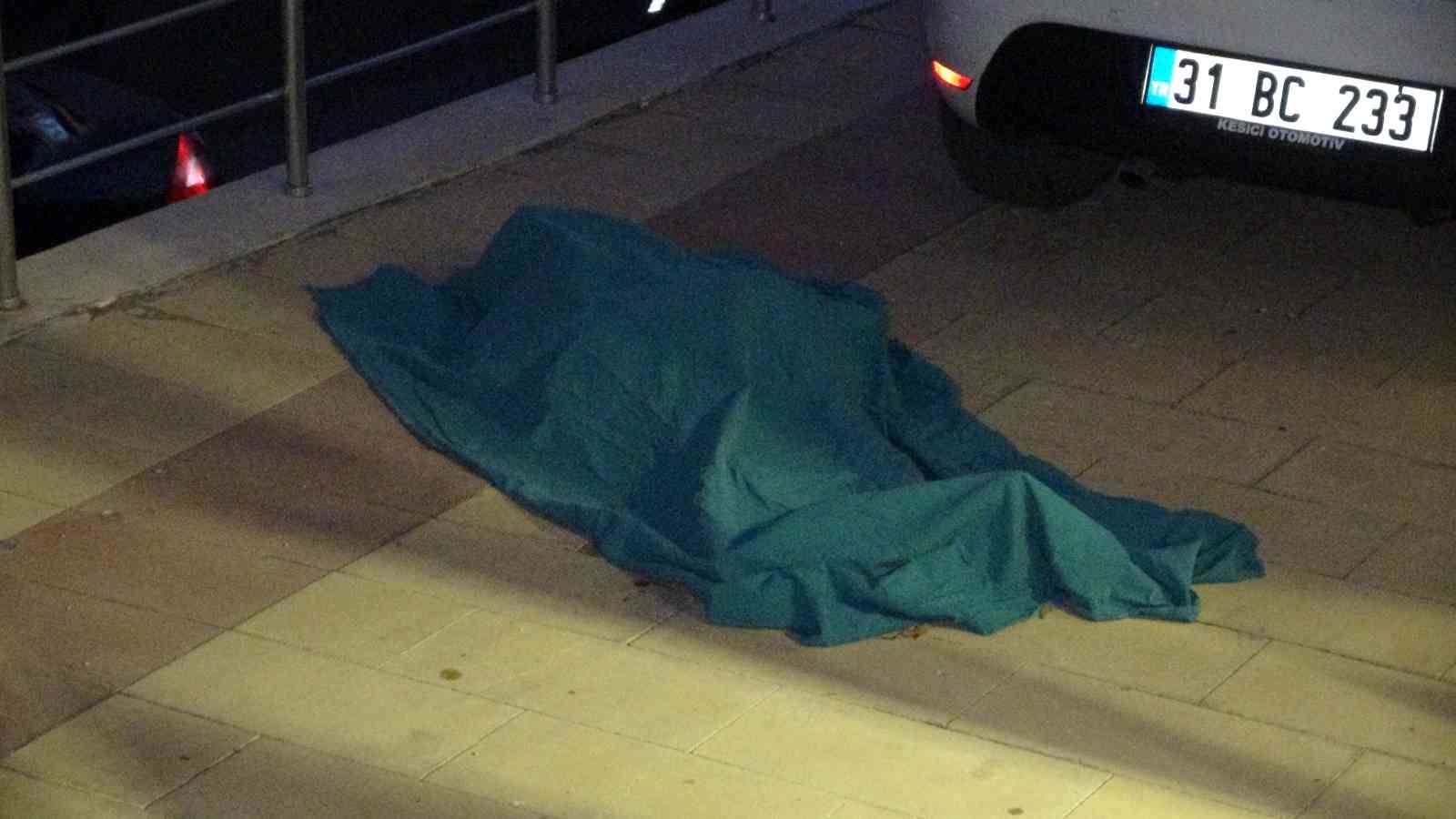 93 yaşındaki yaşlı kadın pencereden düşerek hayatını kaybetti #kahramanmaras