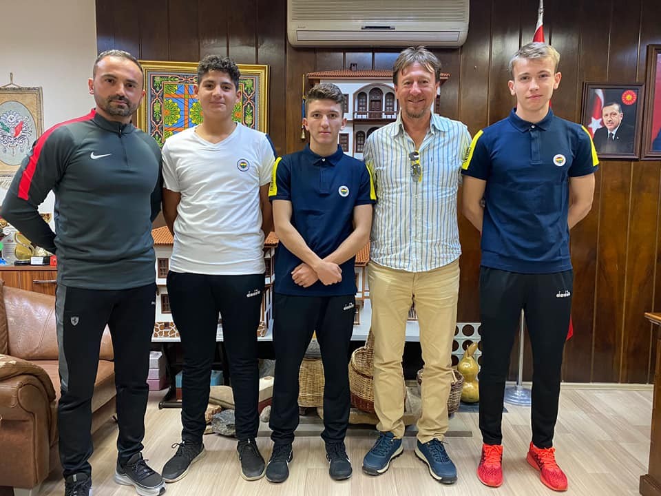 3 atletizm sporcusu Fenerbahçe’ye transfer oldu #bilecik