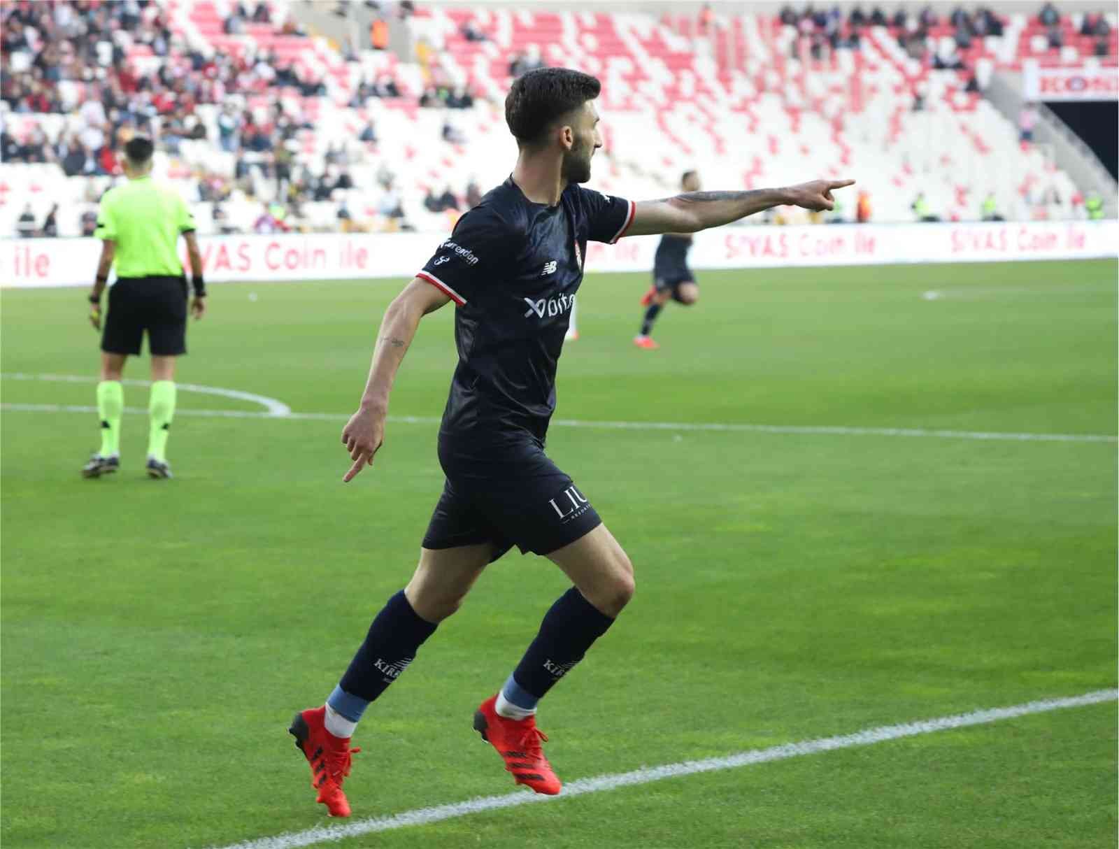 FT Antalyaspor, deplasmanda ilk gollerini DG Sivaspor’a attı #antalya