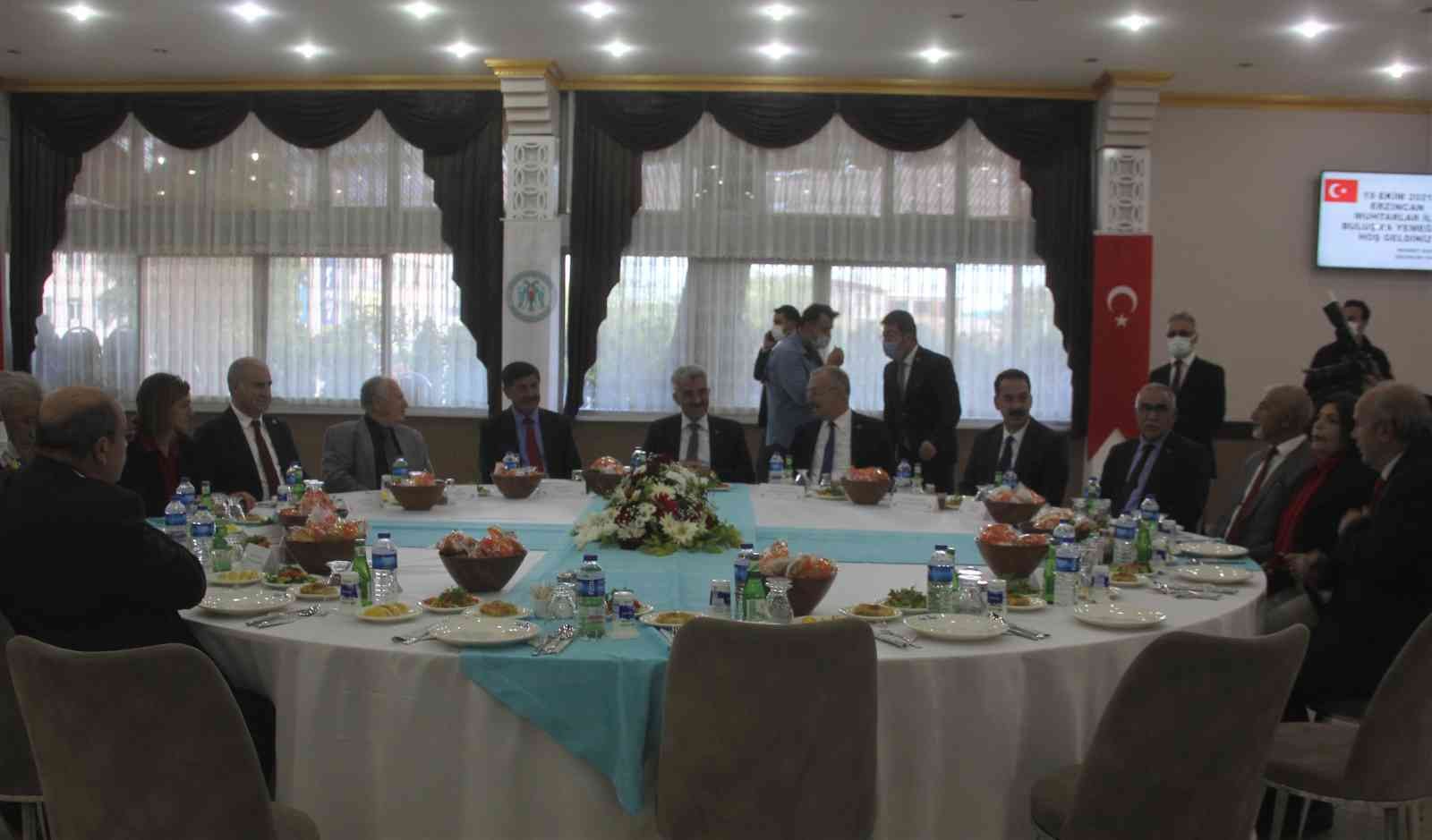 Erzincan’da 19 Ekim Muhtarlar Gününe yönelik kutlama yemeği verildi #erzincan