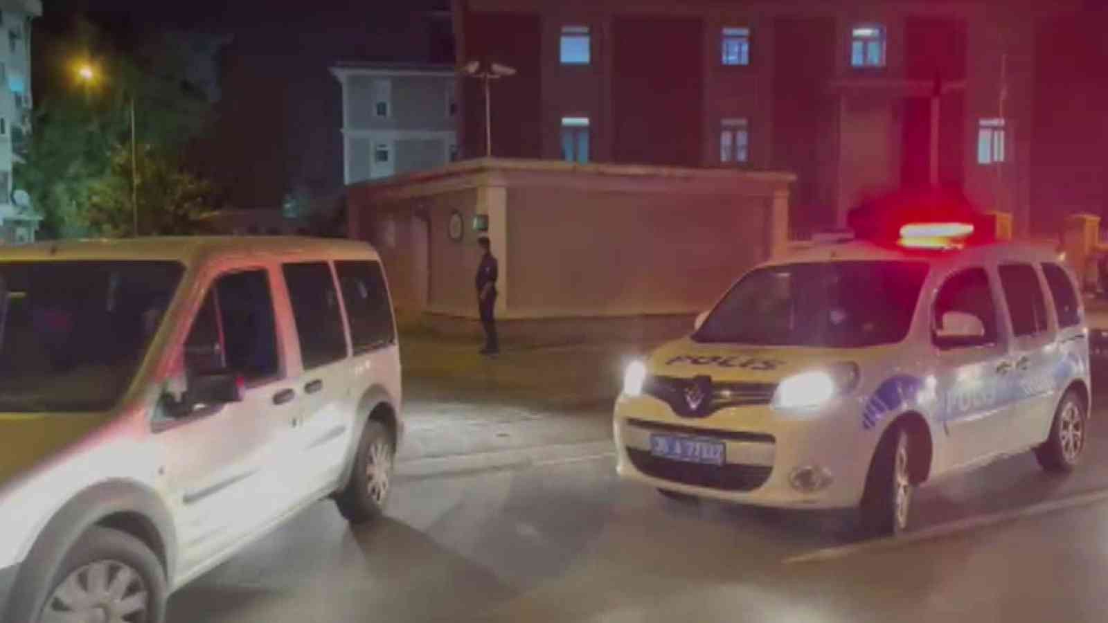 İzmir merkezli 39 ilde FETÖ operasyonu: 97 gözaltı #izmir