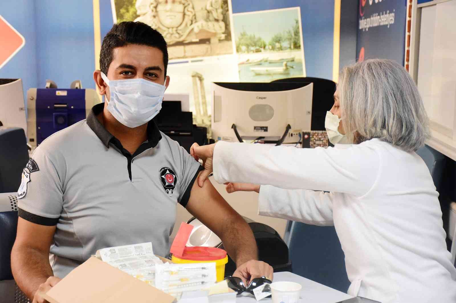 Didim Belediyesi’nde Covid-19 aşısı standı kuruldu #aydin