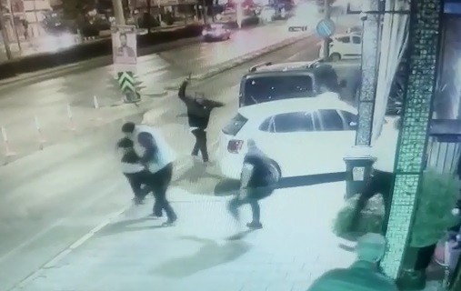 İzmir’de gece kulübünde ’kadın çıkarma çatışması’ kamerada #izmir