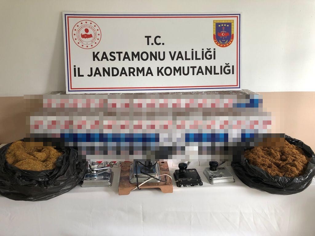 Jandarma ekiplerinden kaçak tütün operasyonu: 41 bin 180 adet bandrolsüz sigara ele geçirildi #kastamonu