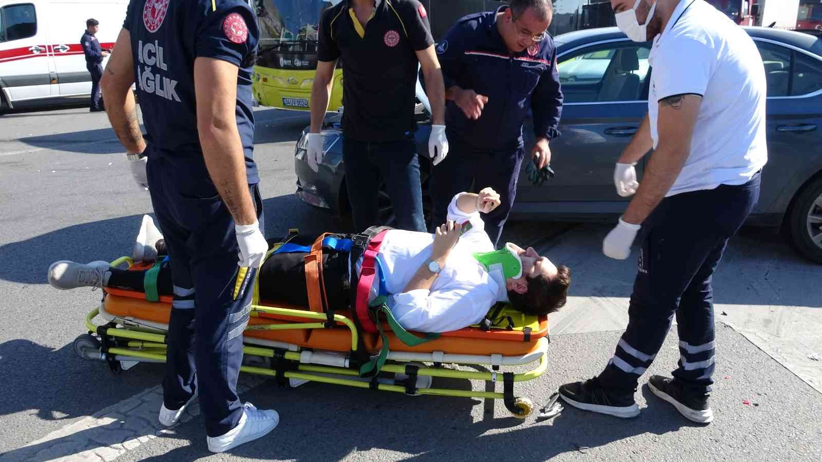 E-5 Pendik’te 3 aracın karıştığı zincirleme kaza: 2 yaralı #istanbul