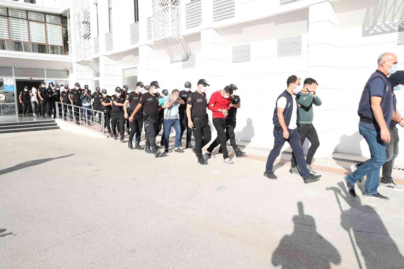 Mersin’de fuhuş operasyonu: 14 gözaltı #mersin
