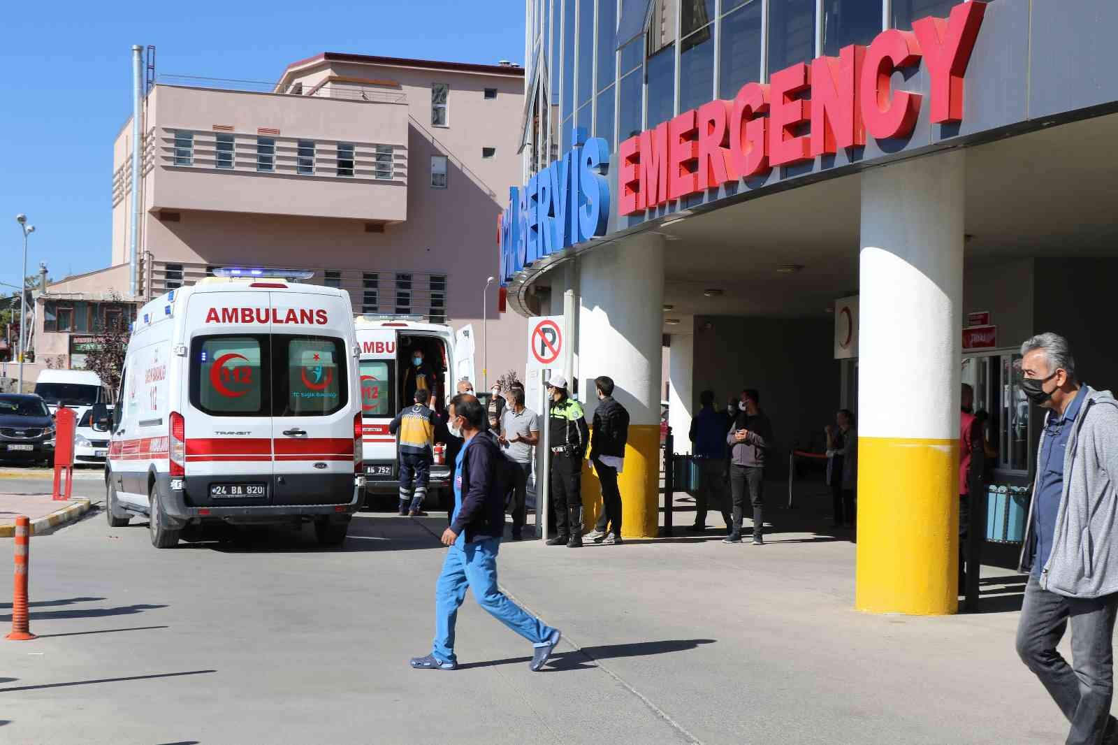 Operasyonda yaralanan asker hastanede şehit düştü #erzincan