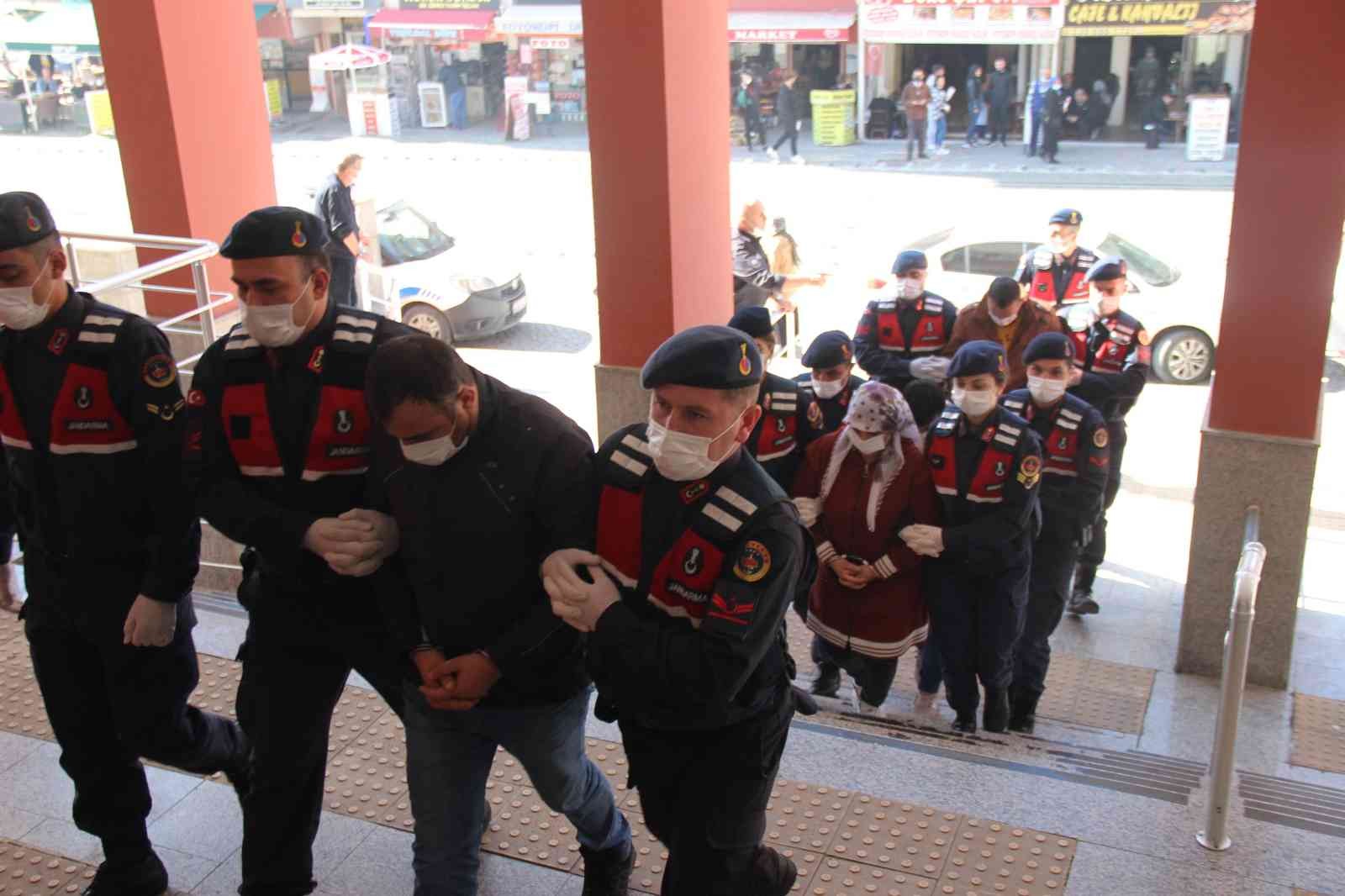 Türkiye’de yakayı ele veren 4 terörist tutuklandı #kocaeli