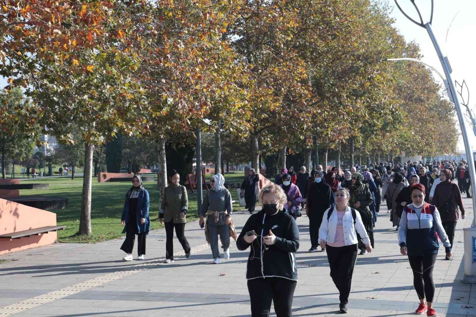 ’Hareket Et Sağlıklı Ol’ sloganıyla kadınlar ön sırada yürüyor #kocaeli