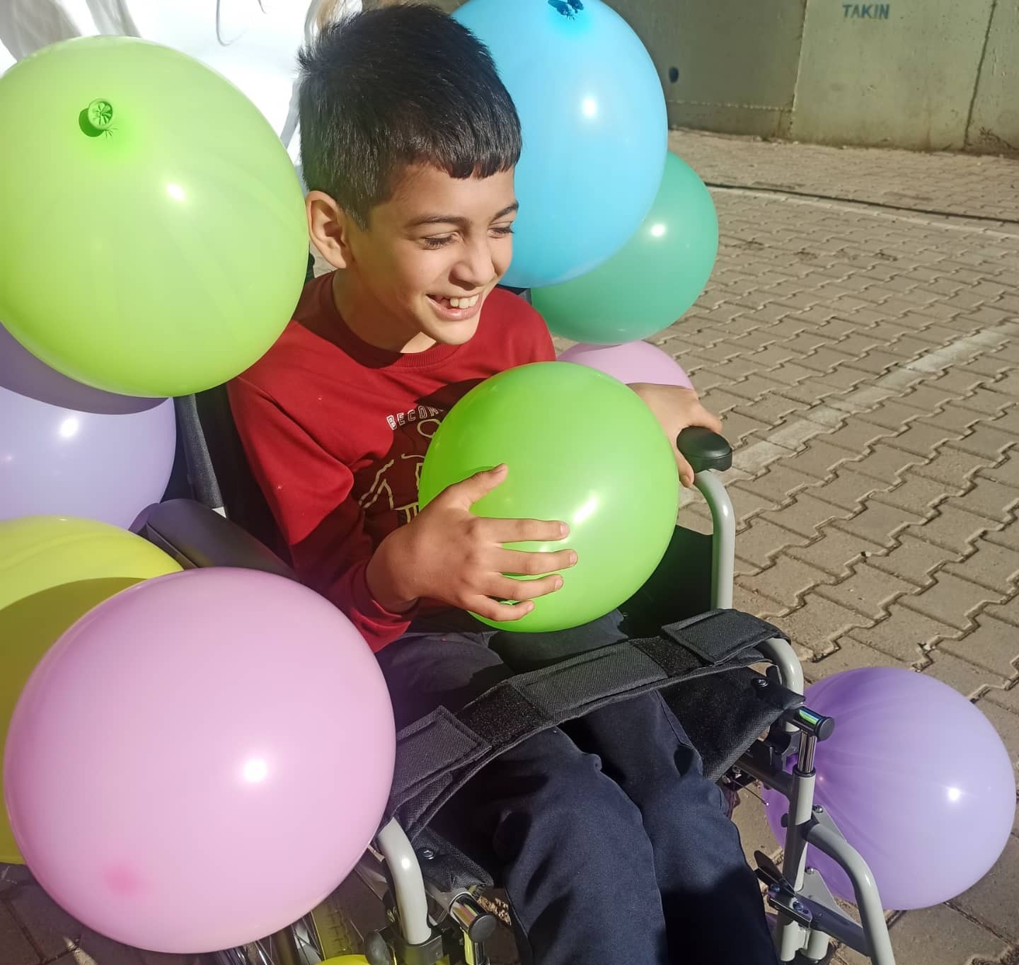 12 yaşındaki Hanifi tekerlekli sandalyesine kavuştu #kahramanmaras
