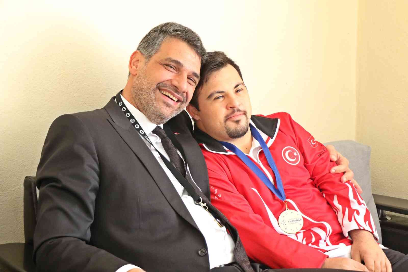 Başkan Kocaman, şampiyon sporcu ile buluştu #kocaeli
