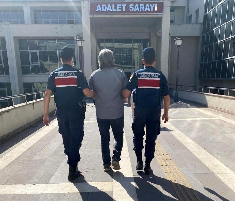 Osmaniye’de 4 yıl 6 ay hapis cezasıyla aranan firari yakalandı #osmaniye
