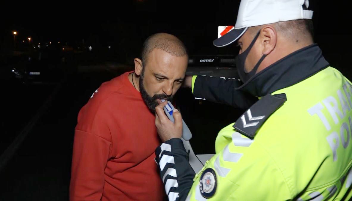 Kaza yapan ehliyetsiz sürücü 2.44 promil alkollü çıkınca “Çok mu içmişim?” diye polise sordu #aksaray