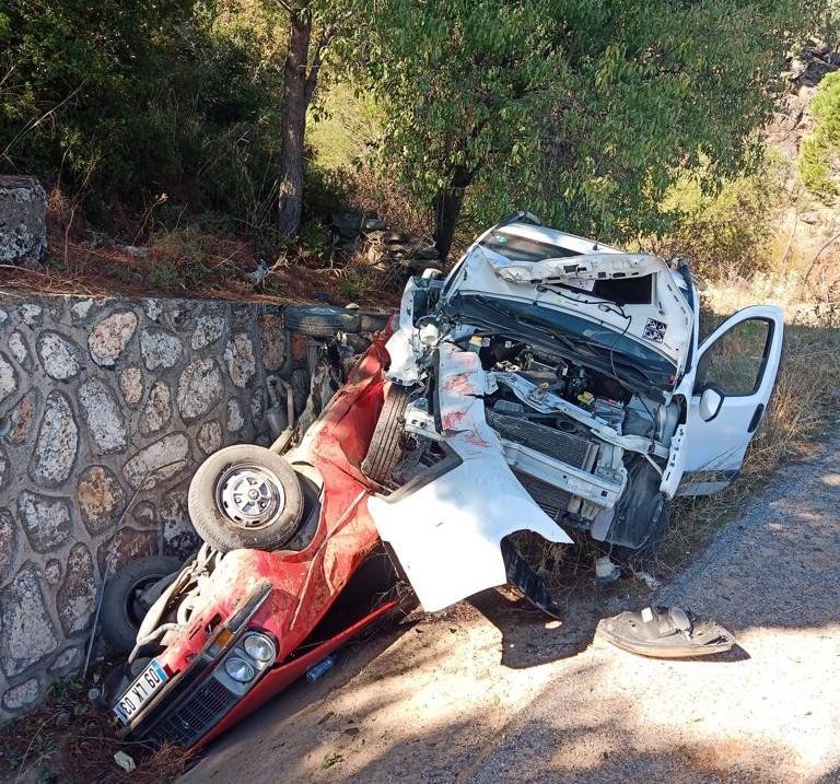 Aydın’da trafik kazası: 3 yaralı #aydin