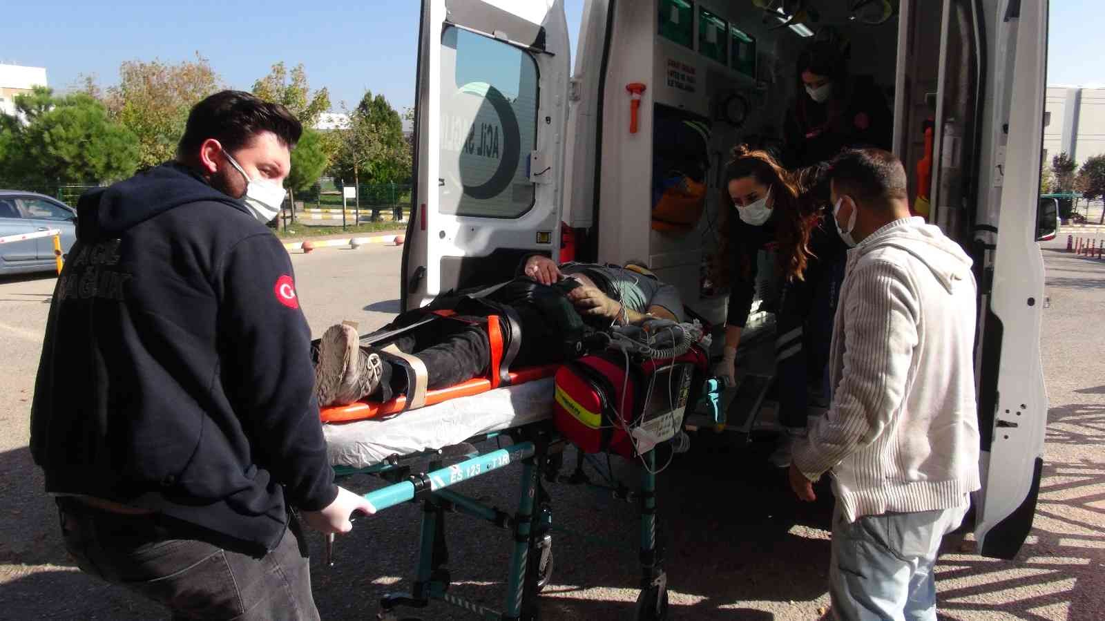 Lastik fabrikasında iskeleden düşen işçi yaralandı #kocaeli