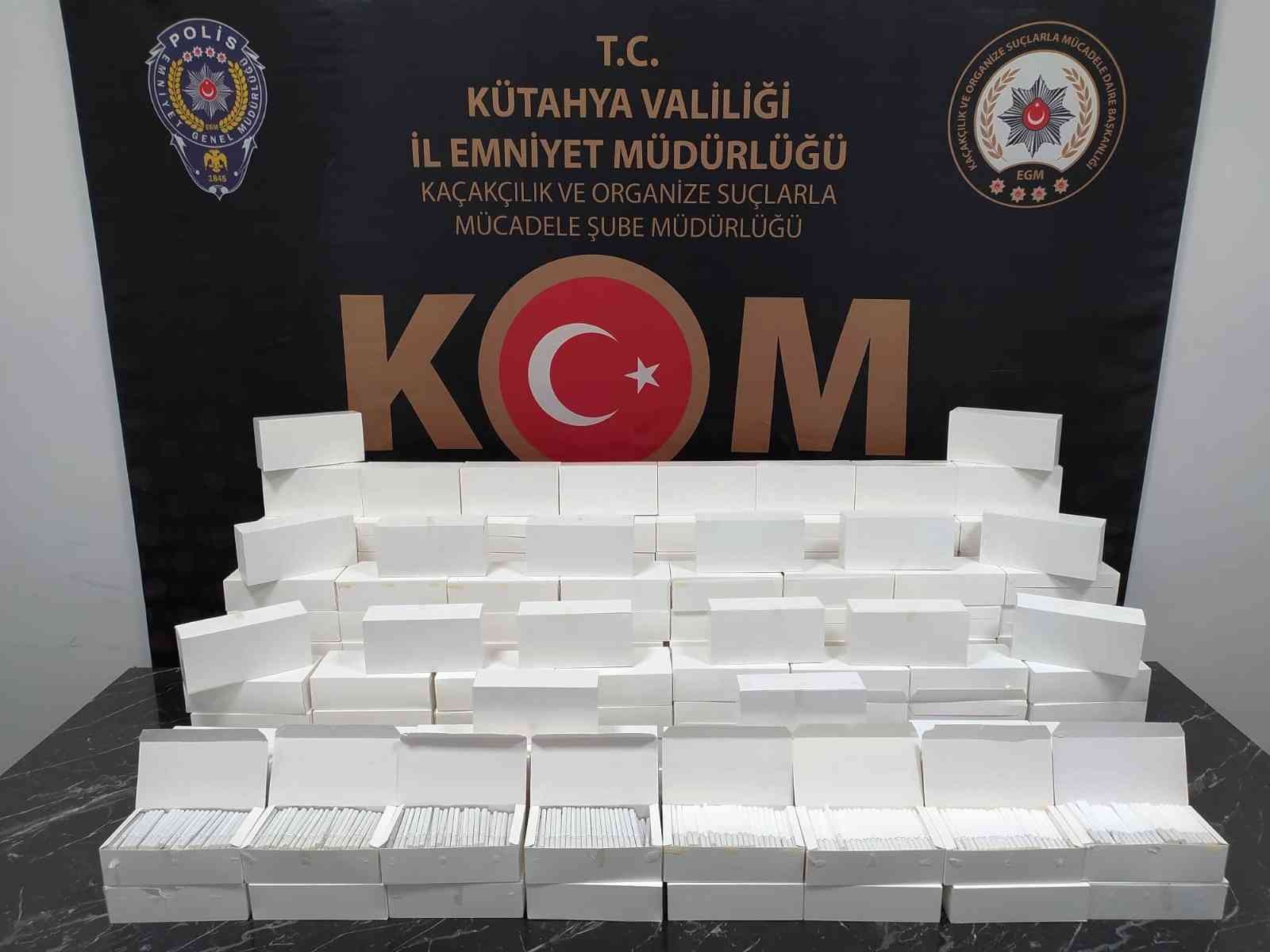 Kütahya’da bir araçta 10 bin makaron ele geçirildi #kutahya