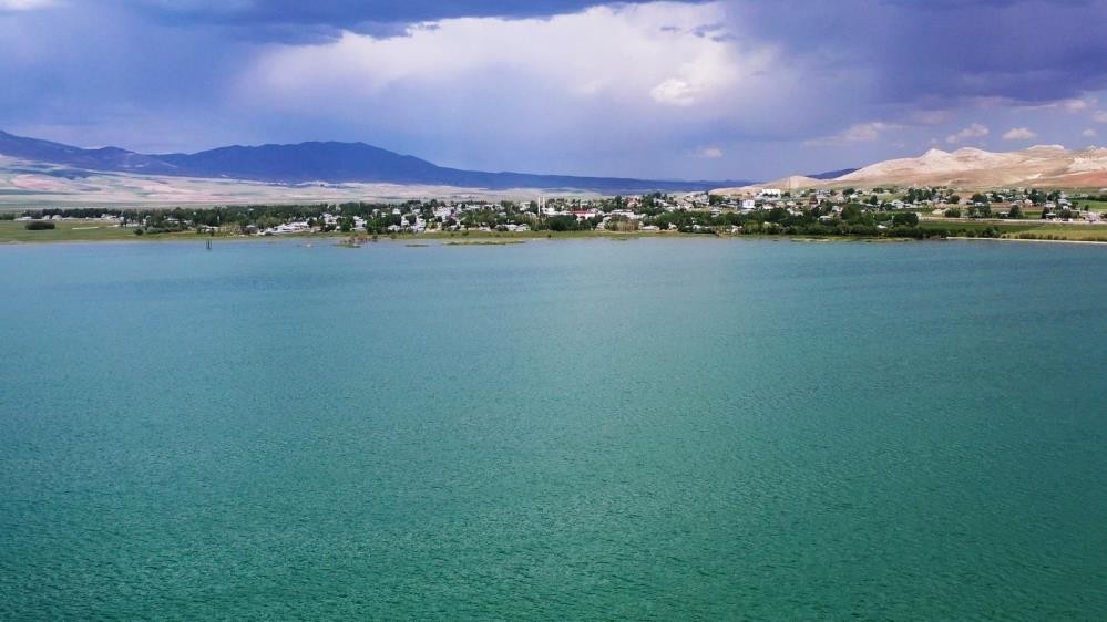 Van’daki depremler sonrası Erçek Gölü’nde gaz çıkışları tespit edildi #van