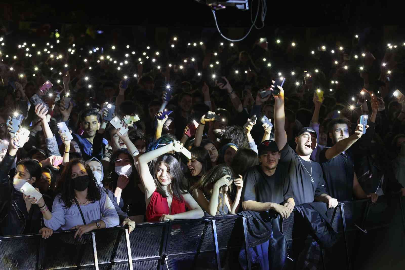 Binlerce İzmirli Buca’da Gripin konserinde buluştu #izmir