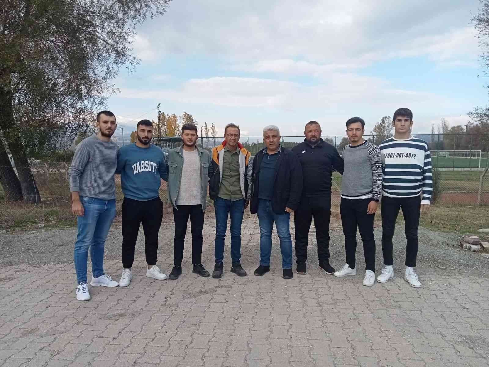 Emet Gençlerbirliğispor ile Hisarcık Belediyespor kardeş kulüp oldu #kutahya