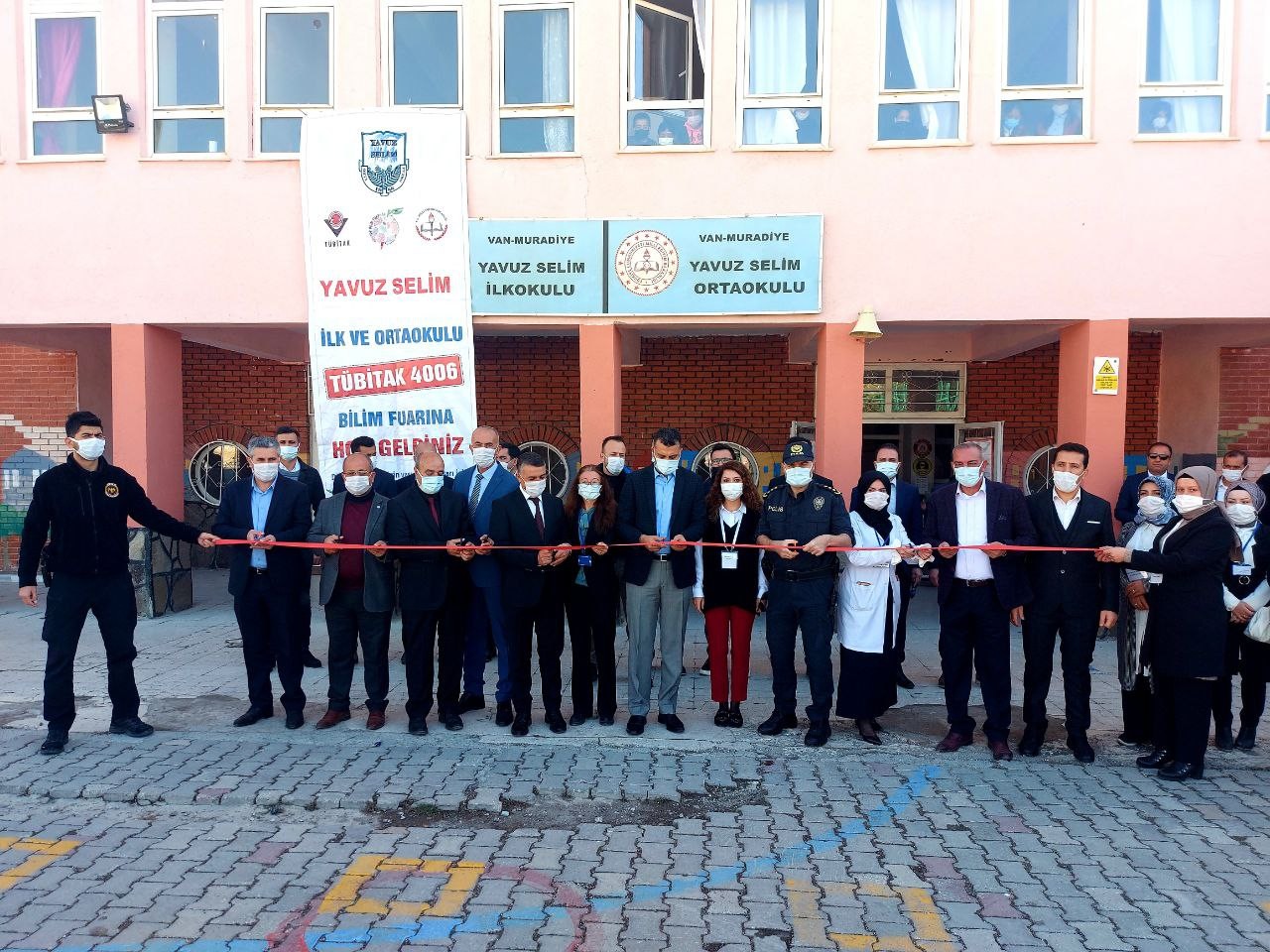 Muradiye’de ‘4006 TÜBİTAK Bilim Fuarı’ açıldı #van