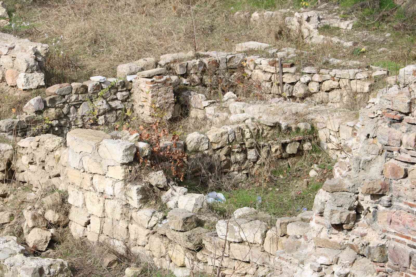 Selimiye Camisi meydan kazılarında yeni tarihi kalıntılar bulundu #edirne