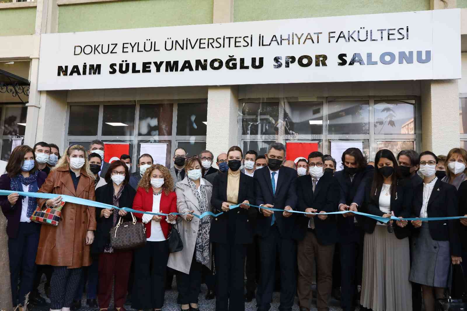 Efsane ismin adını taşıyan spor salonu açıldı #izmir