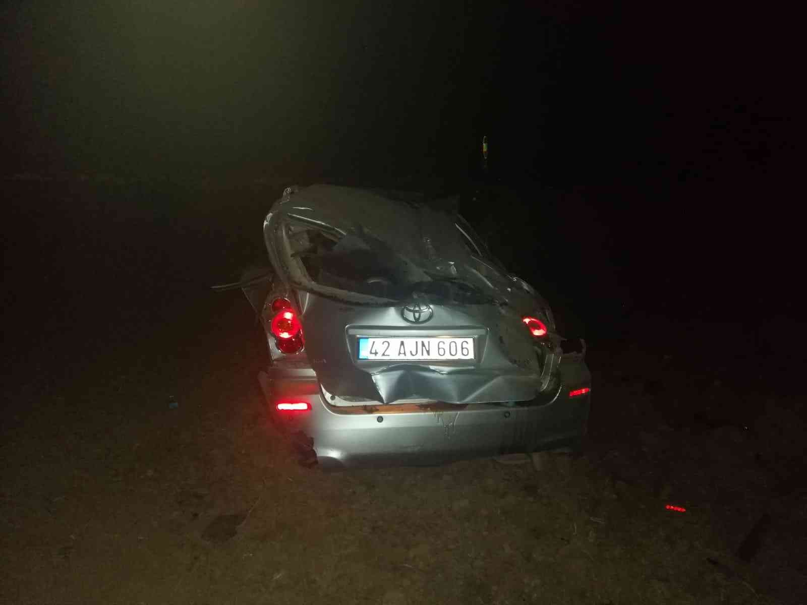 Otomobil yük treninin vagonuna çarptı: 5 yaralı #konya
