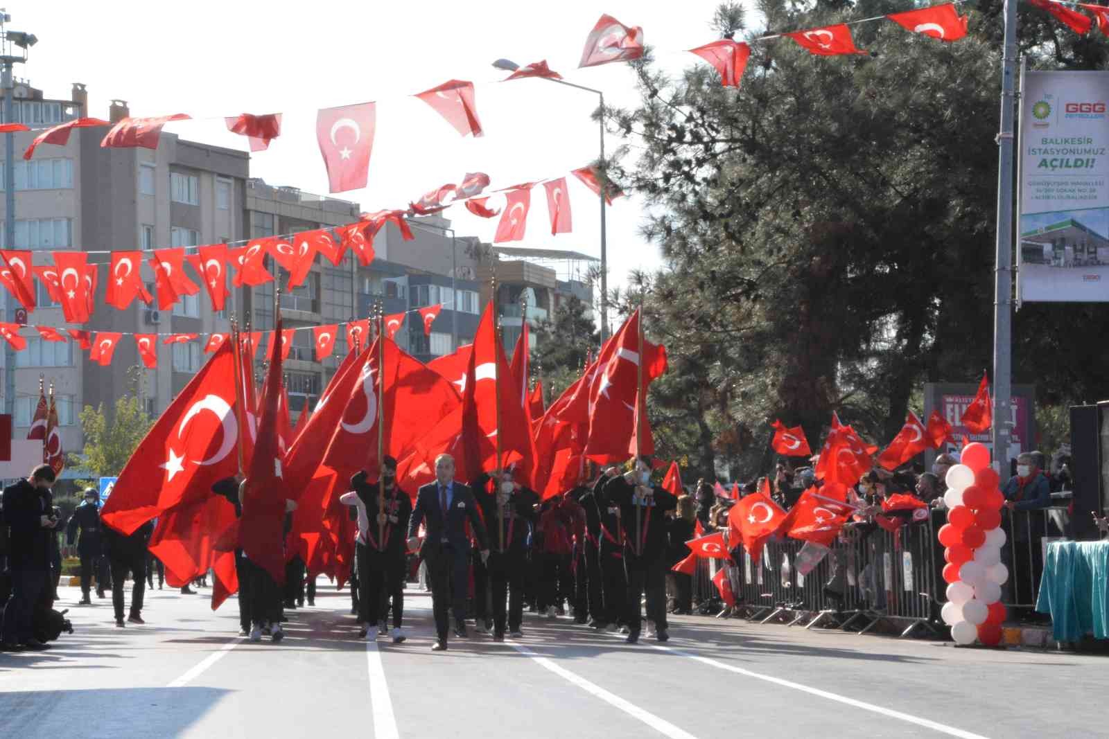 Balıkesir’de Cumhuriyet bayramı kutlandı #balikesir