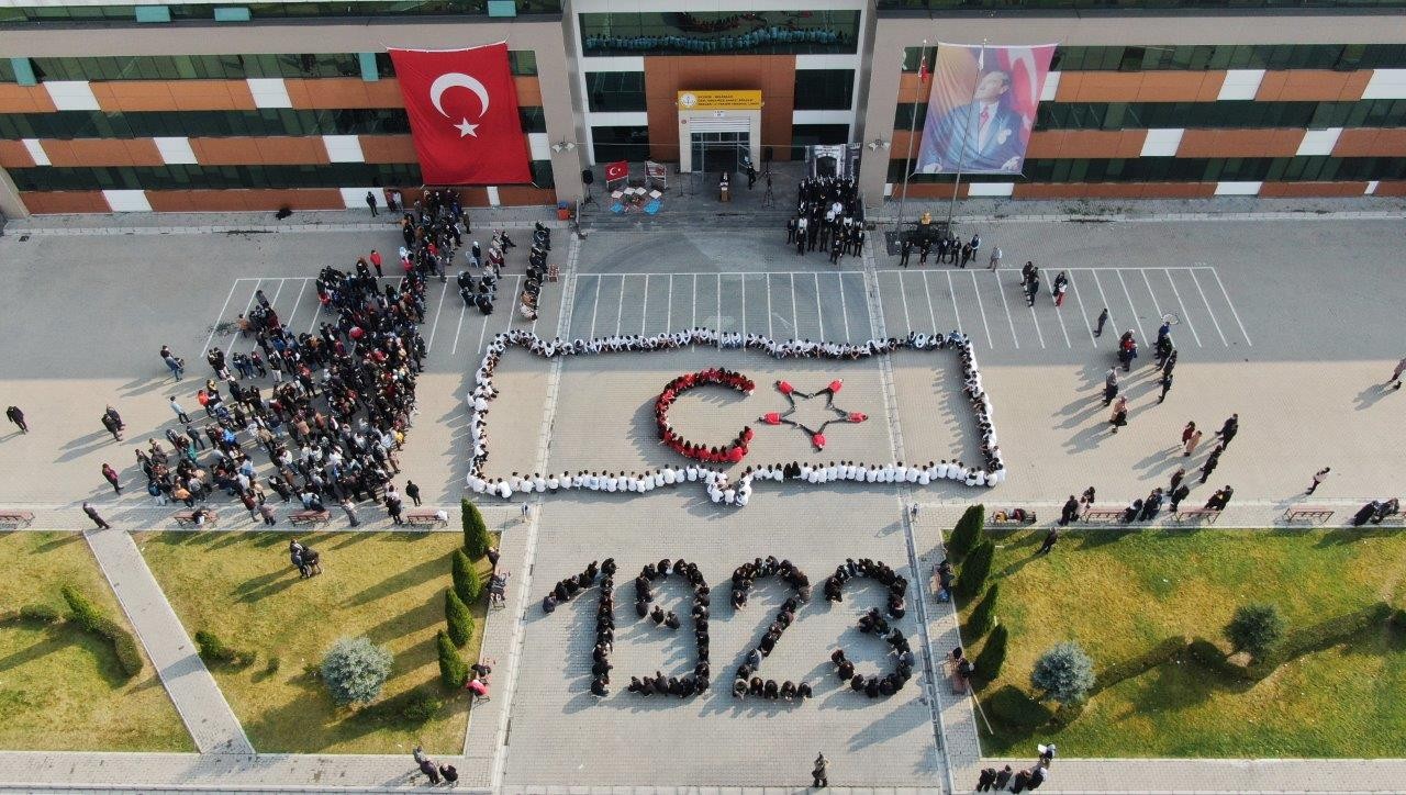 Özel Kayseri OSB Teknik Koleji, 29 Ekim Cumhuriyet Bayramı’nı coşkuyla kutladı #kayseri