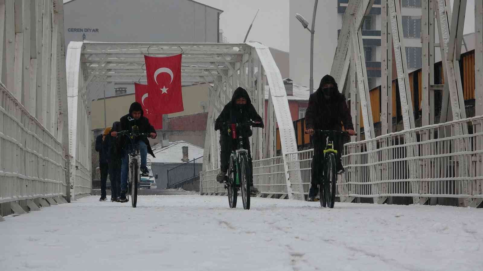 29 Ekim’de Ardahan’da kar sürprizi #ardahan