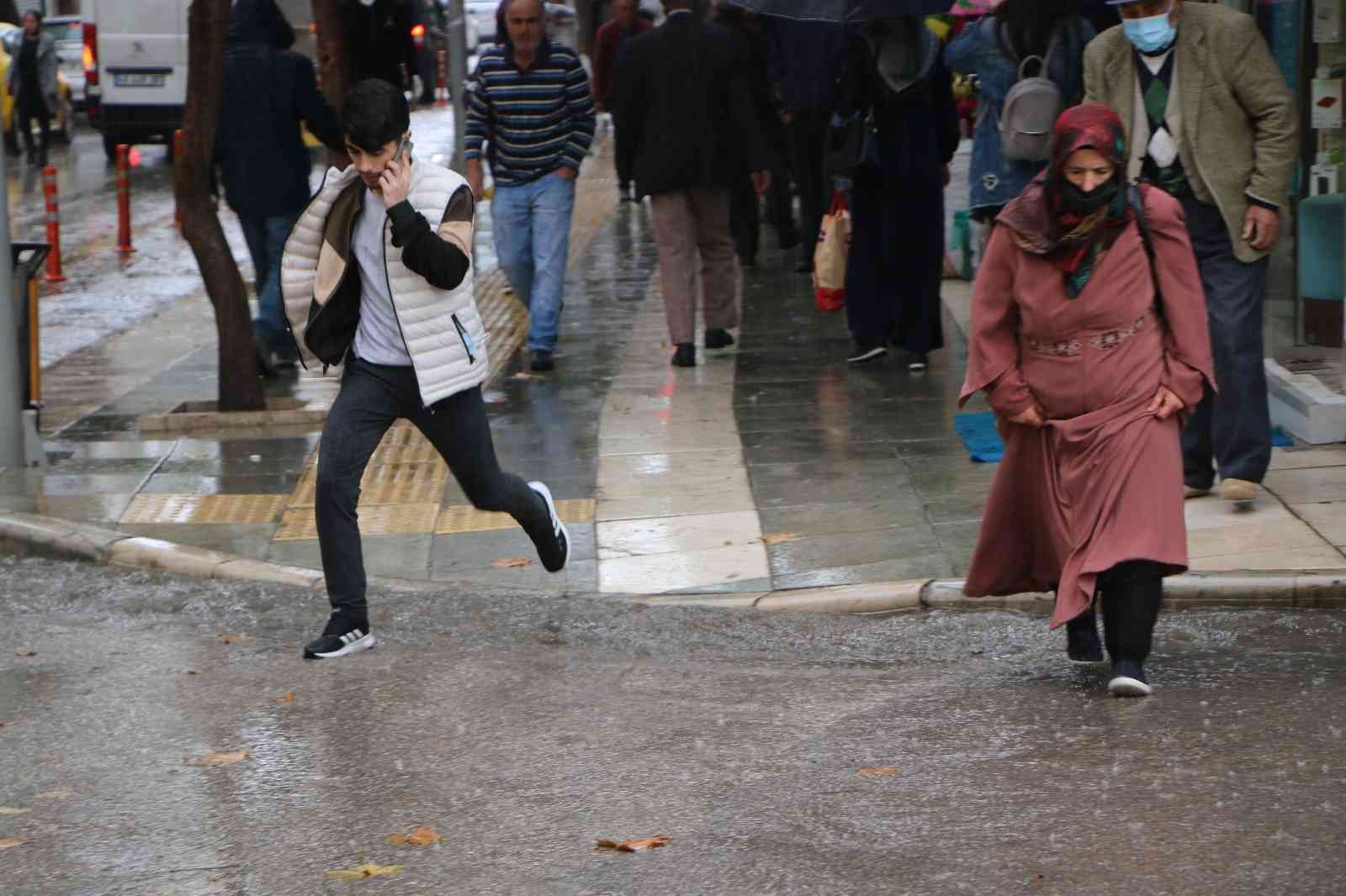 Elazığ’da sağanak yağış etkili oldu #elazig