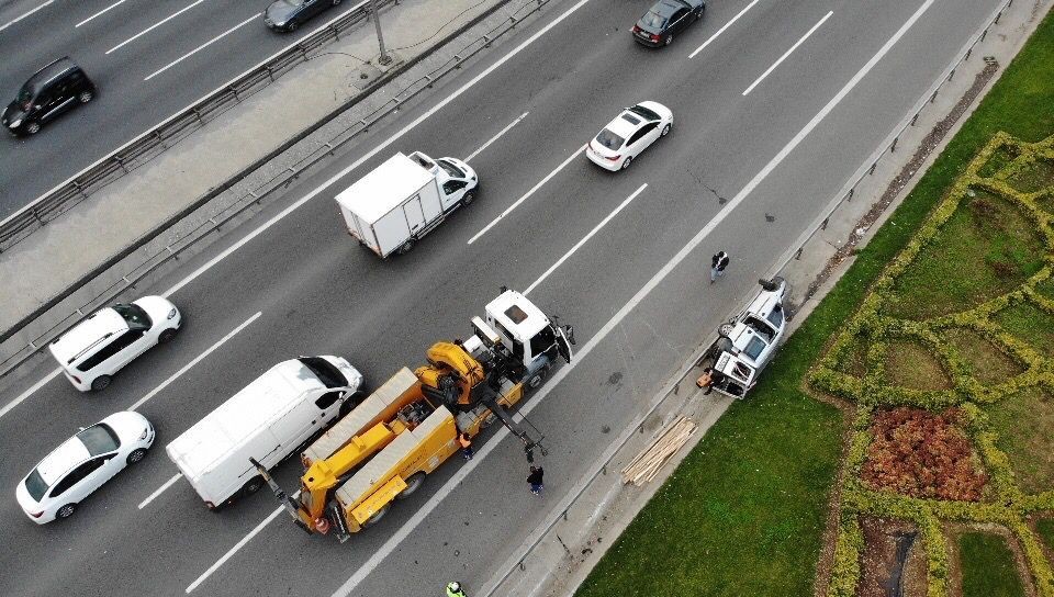 FSM girişindeki kazada uzun araç kuyrukları oluştu #istanbul